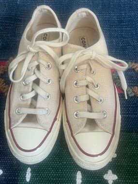 Converse Chuck 70 Low Cream Canvas Sneakers fits Women’s 6 3.5 runs big